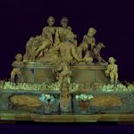 Wieko szkatuły ozdobione sceną mitologiczną pt. Sąd Parysa. Zdjęcie wykonane w świetle fluorescencyjnym.